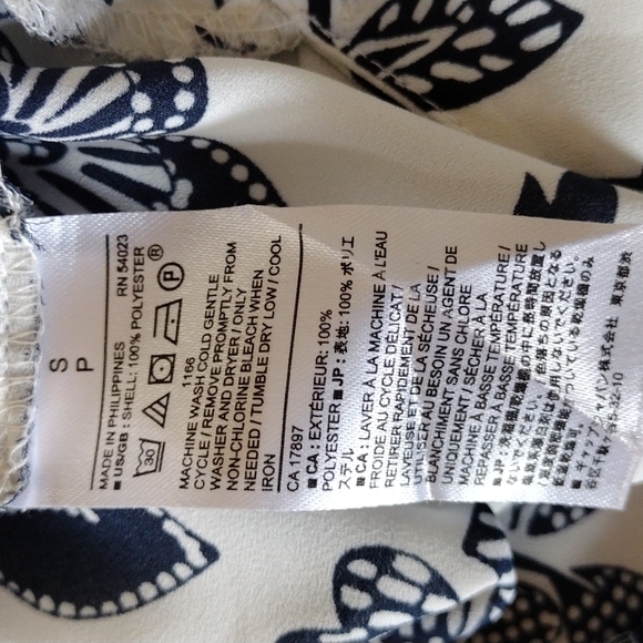 Banana Republic off the shoulder blouse - Picture 9 of 9